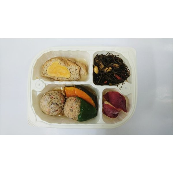 画像2: マムのレンジdeおかずプレート（阿波鶏と野菜のつくねセット）250g　【冷凍】 (2)